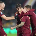Angelino esulta con i compagni